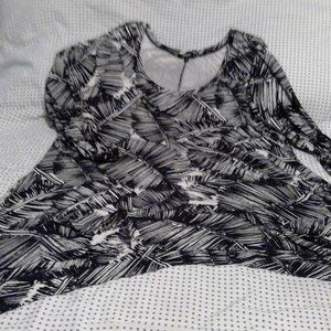 Premise Studio, Black & White Tunic top, womens Plus 2x